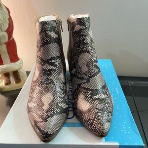 Cityclassified Black and Gray Snakeskin Ankle Boots